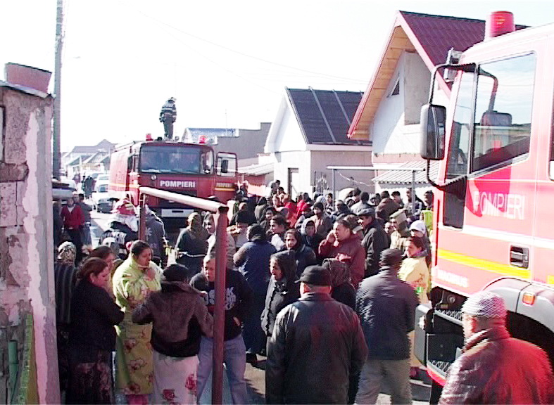 incendiu_casa1_.jpg incendiu_casa1_.jpg