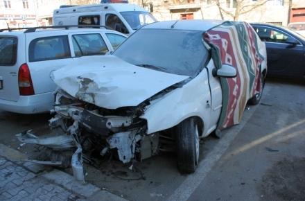 Bulac_-_accident_masina_logan_2.jpg Bulac_-_accident_masina_logan_2.jpg