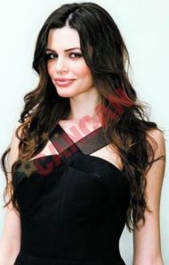 Cancan Monicai Columbeanu i-au fost schimbate parul si sprancenele