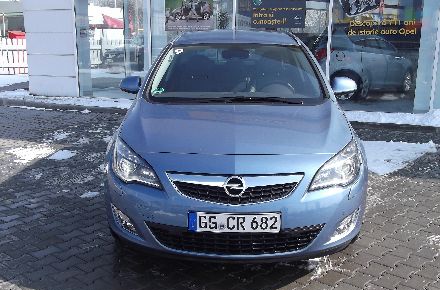 Radacini_-_lansare_Opel_Astra.jpg