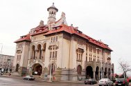 Supraveghează lucrările finei lui Nicuşor Firmă recent înfiinţată - diriginte pe şantierul Muzeului de Istorie 