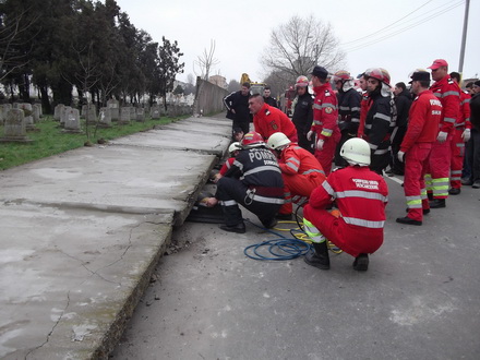 fotoreportaj accident gardul cimitirului central 99776 320374