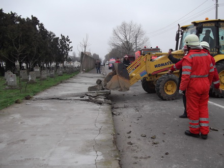 fotoreportaj accident gardul cimitirului central 99776 320374
