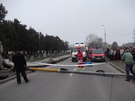 fotoreportaj accident gardul cimitirului central 99776 320374