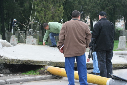 fotoreportaj accident gardul cimitirului central 99776 320374