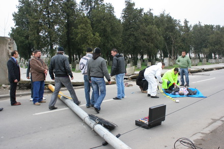 fotoreportaj accident gardul cimitirului central 99776 320374