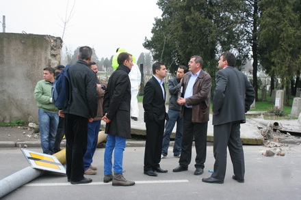 fotoreportaj accident gardul cimitirului central 99776 320374