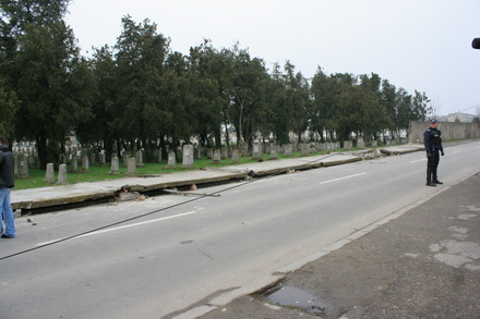 fotoreportaj accident gardul cimitirului central 99776 320374