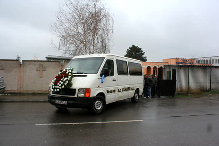 cine va plati emilian vuta are nevoie de tija pentru piciorul zdrobit de zidul cimitirului galerie foto