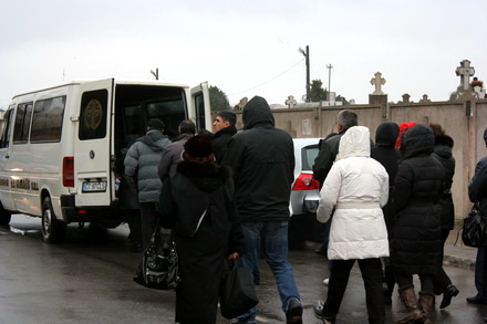 cine va plati emilian vuta are nevoie de tija pentru piciorul zdrobit de zidul cimitirului galerie foto