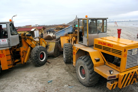 demolari cu scandal pe plaja din navodari galerie foto 35040 320823