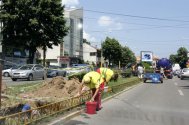Contract de un miliard în 30 de zile Primăria lui Mazăre vopseşte balustradele şi parapeţii