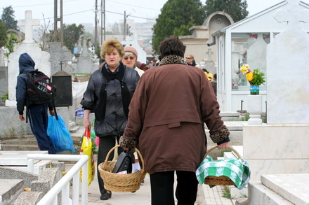 fotoreportaj la cimitir de pastele blajinilor 77577 324061