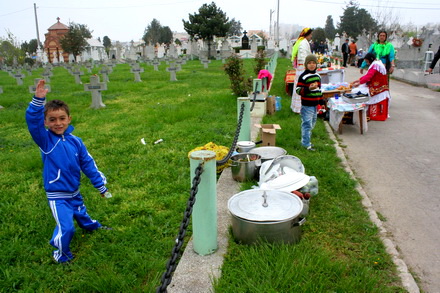 fotoreportaj la cimitir de pastele blajinilor 77577 324061