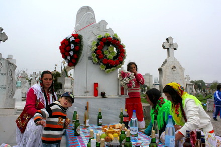 fotoreportaj la cimitir de pastele blajinilor 77577 324061
