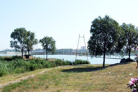Magda_parcul_si_lacul_Tabacarie_41.jpg Magda_parcul_si_lacul_Tabacarie_41.jpg