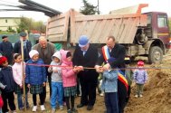 Primarul Cîrjaliu a pus piatra de temelie a Căminului Cultural Agigea (galerie foto)