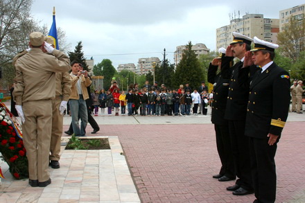 cine a participat la ceremonialul militar de ziua eroilor galerie foto 36046 325031