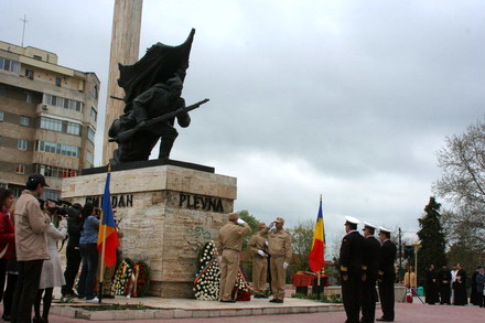 cine a participat la ceremonialul militar de ziua eroilor galerie foto 36046 325031