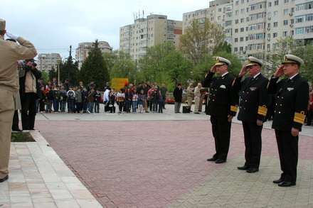 cine a participat la ceremonialul militar de ziua eroilor galerie foto 36046 325031