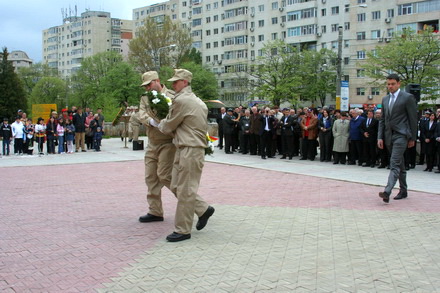 cine a participat la ceremonialul militar de ziua eroilor galerie foto 36046 325031