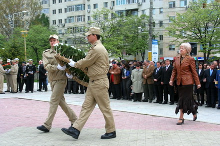 cine a participat la ceremonialul militar de ziua eroilor galerie foto 36046 325031
