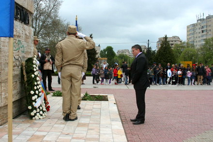 cine a participat la ceremonialul militar de ziua eroilor galerie foto 36046 325031