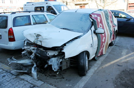 bulac_accident_masina_logan_2.jpg bulac_accident_masina_logan_2.jpg