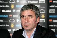 Hagi a amânat preluarea naţionalei României