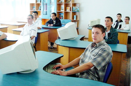 bac_elevi_calculatoare.jpg bac_elevi_calculatoare.jpg