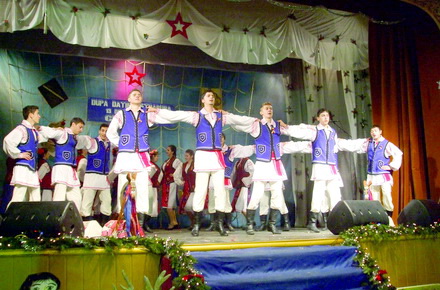 festival_Ansamblul_Plai_de_dor_Albesti.jpg