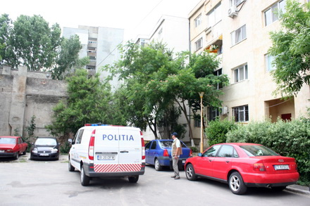 a vrut sa fie crima dar i a iesit sinucidere un tanar de 24 de ani si a taiat gatul de focul concubinei