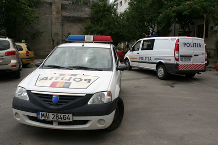 a vrut sa fie crima dar i a iesit sinucidere un tanar de 24 de ani si a taiat gatul de focul concubinei