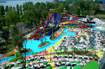 10_Mamaia-Aqua-Magic.jpg 10_Mamaia-Aqua-Magic.jpg