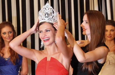 incoronare_miss_universe_romania_2011.jpg