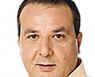 Antenele se delimitează de un reporter rămas în State