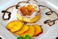 Mini-tarte cu piersici