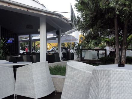 afacerea pam s a extins si in municipiu entourage cafe lounge cea mai noua locatie de fite de pe bulevardul