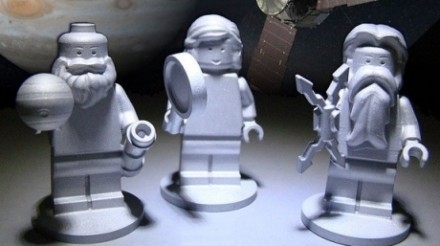 143603_lego_figurines_to_fly_on_juno_spacecraft_31374100.jpg