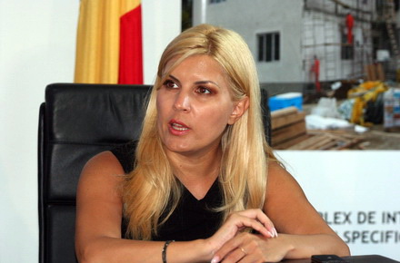 fonduri-Elena_Udrea.jpg