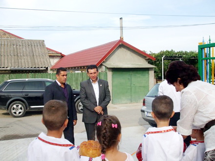 prima gradinita eco din judet la poarta alba prefectul palaz si primarul delicoti au taiat panglica inaugurala