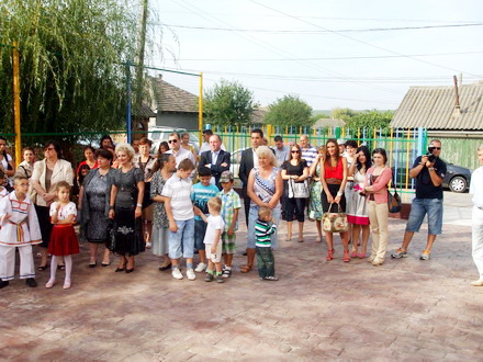 prima gradinita eco din judet la poarta alba prefectul palaz si primarul delicoti au taiat panglica inaugurala
