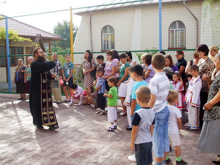 prima gradinita eco din judet la poarta alba prefectul palaz si primarul delicoti au taiat panglica inaugurala