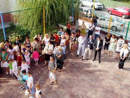 prima gradinita eco din judet la poarta alba prefectul palaz si primarul delicoti au taiat panglica inaugurala