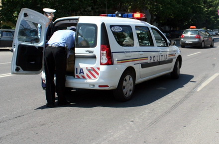 colasaz_masina_politie.jpg