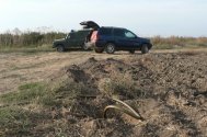 Focuri de armă după benzinari Furau ţiţei cu jeep-urile (galerie foto)
