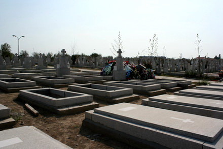 fotoreportaj un munte de flori mormantul lui tzacla 64376 343646