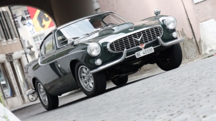 volvo-p.jpg