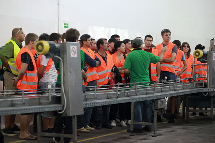 peste 800 de constanteni au deschis portile fabricii de bere heineken galerie foto 78368 345276