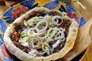 Pizza turceasca (lahmacun) 